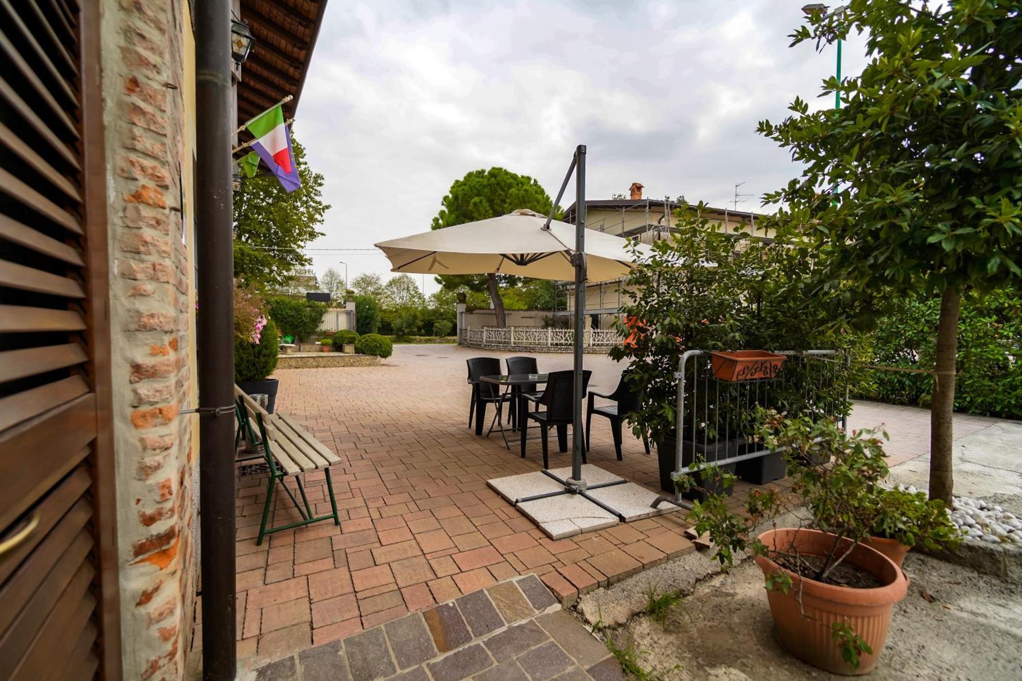 L'Antico Borgo Acomodação com café da manhã Zanica Exterior foto